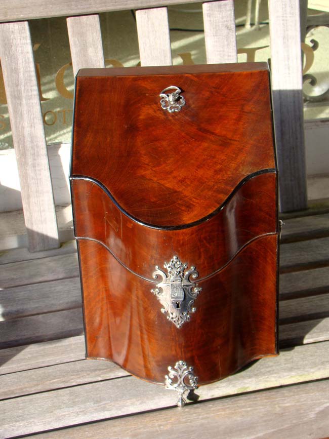 A George III period Silver Mounted Mahogany Cutlery Box by Edward Dobson, London, 1778 — image 3